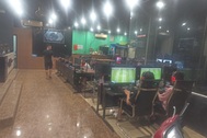 Lén lút mở cửa cho khách tụ tập, 2 chủ quán game bị phạt 15 triệu đồng