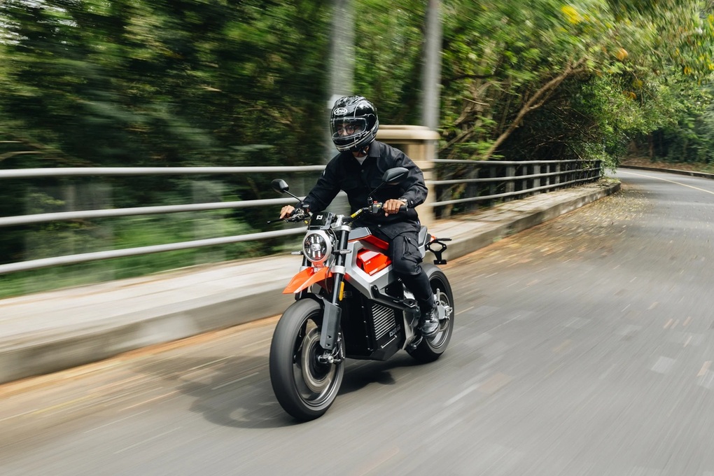 Loạt xe máy điện có tầm hoạt động xa tại Việt Nam, có mẫu đi tới 285km - 3 Loạt xe máy điện có tầm hoạt động xa tại Việt Nam, có mẫu đi tới 285km - 3
