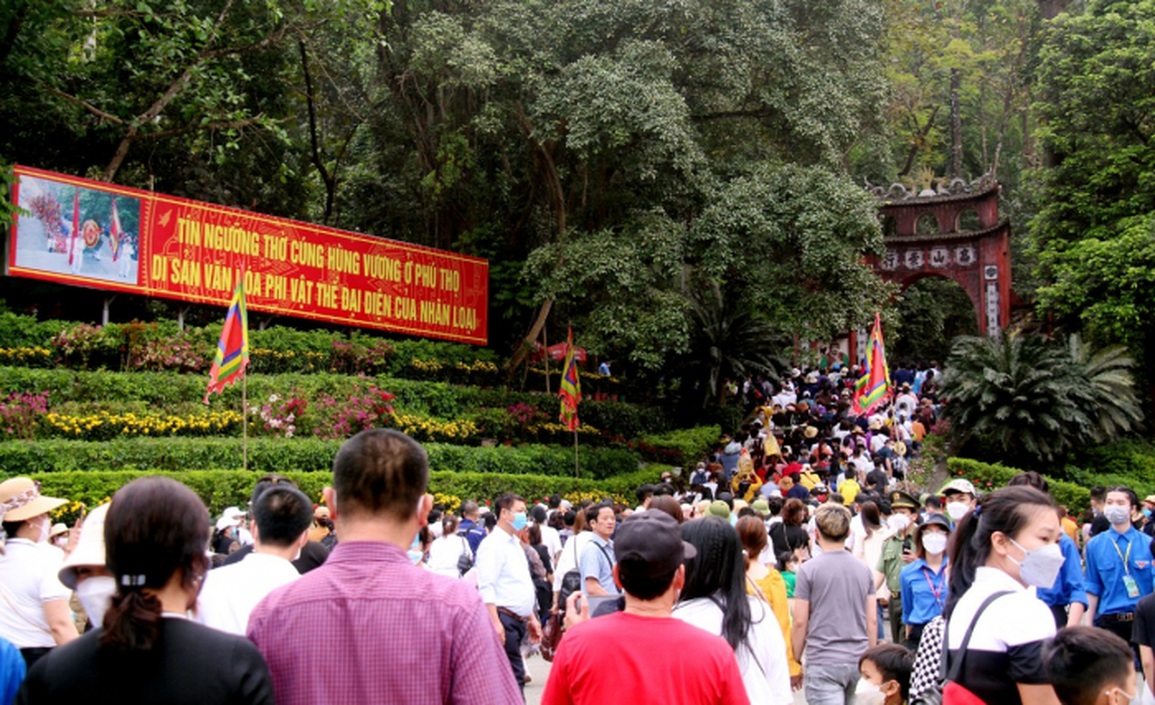 Lãnh đạo Khu di tích lịch sử Đền Hùng nói gì về cơn mưa rửa đền? - 2 Lãnh đạo Khu di tích lịch sử Đền Hùng nói gì về cơn mưa rửa đền? - 2