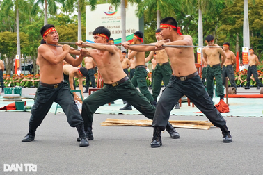 Ấn tượng màn võ thuật xuất sắc của chiến sĩ công an