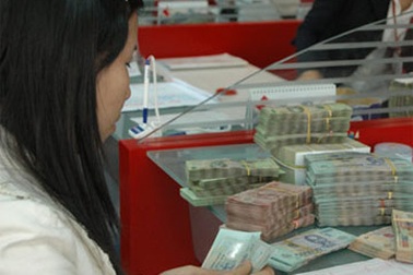 “Đua” lãi suất, ngân hàng “tung” khuyến mãi