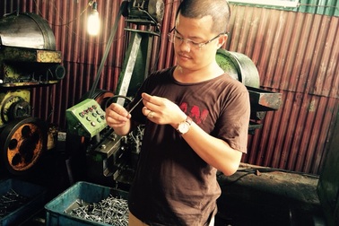 Chàng trai 8x bỏ nhà nước, lập công ty “ốc vít” giá triệu USD