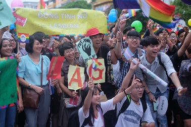 Học sinh đồng tính bị thầy gọi là “biến thái” trước lớp