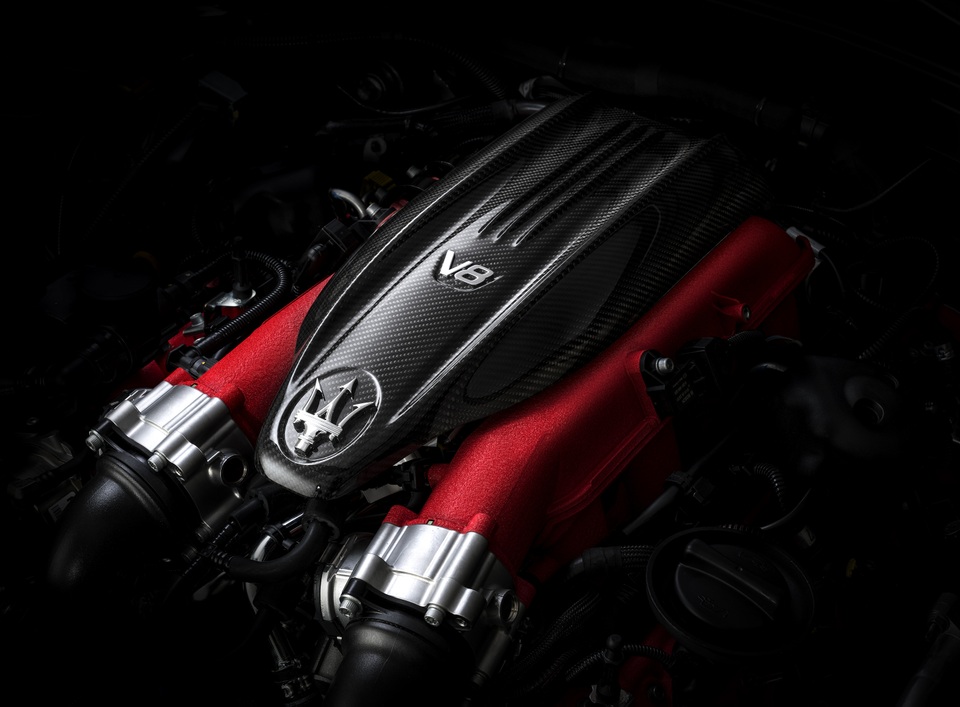 Biệt đội Maserati Trofeo rầm rộ trình làng với động cơ Ferrari V8 - 2 Biệt đội Maserati Trofeo rầm rộ trình làng với động cơ Ferrari V8 - 2