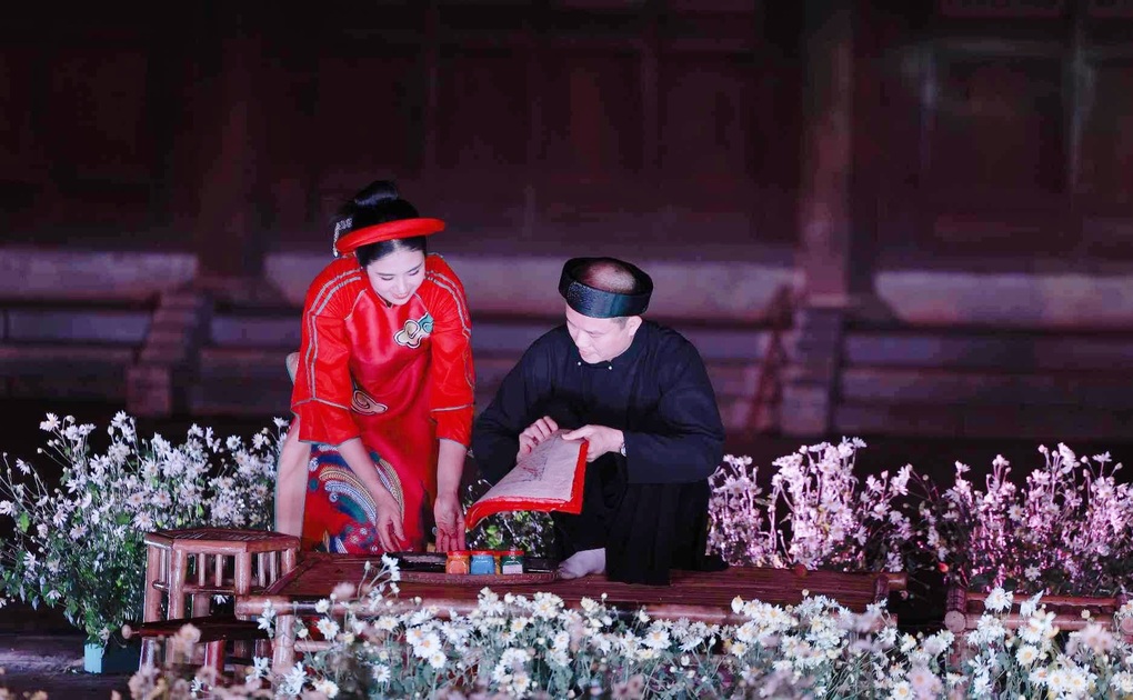 Phương Oanh mang song thai, lần đầu trình diễn áo dài của Hoa hậu Ngọc Hân - 6 Phương Oanh mang song thai, lần đầu trình diễn áo dài của Hoa hậu Ngọc Hân - 6