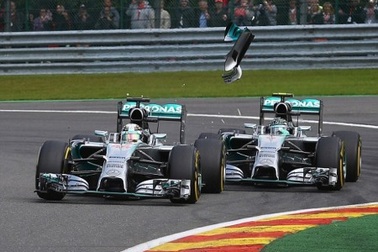 Nico Rosberg thừa nhận sai lầm trong vụ va chạm ở chặng 12