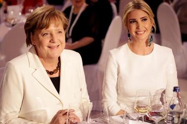 Khán giả phản ứng khi con gái ông Trump khen ngợi cha tại Đức