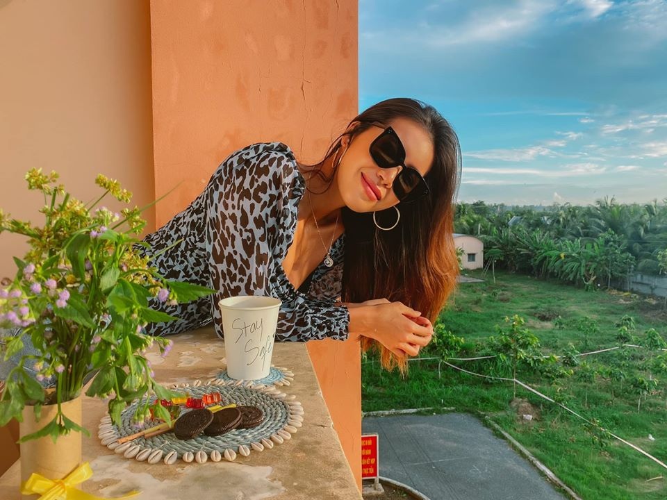 Minh Tú tiết lộ cuộc sống như “nghỉ dưỡng” ở “khu cách ly triệu đô” - 7 Minh Tú tiết lộ cuộc sống như “nghỉ dưỡng” ở “khu cách ly triệu đô” - 7