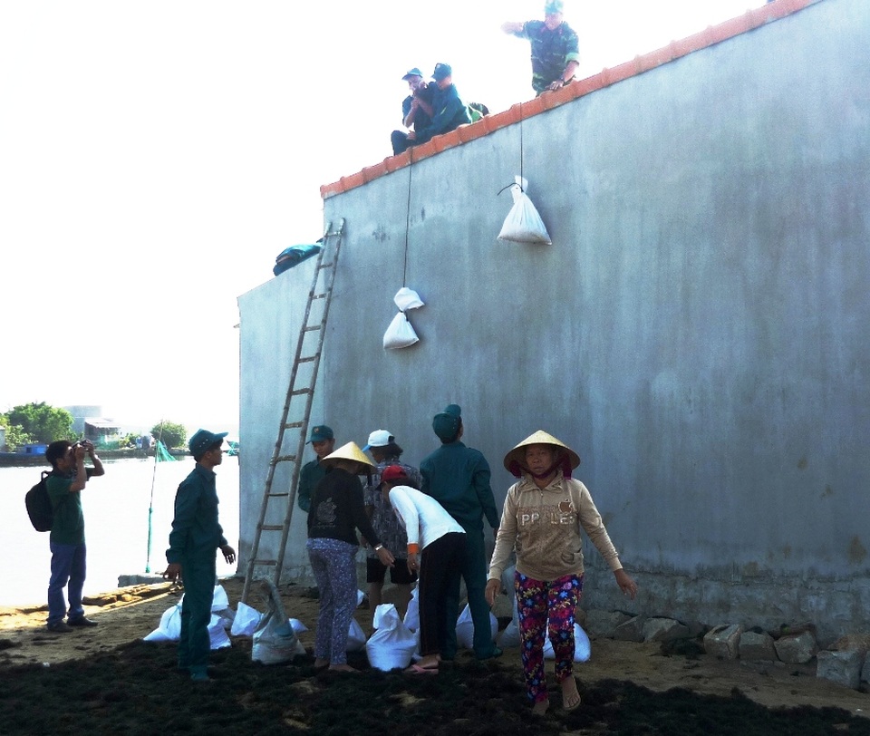Bình Định di dời người dân sống trong vùng nguy hiểm - 1 Bình Định di dời người dân sống trong vùng nguy hiểm - 1