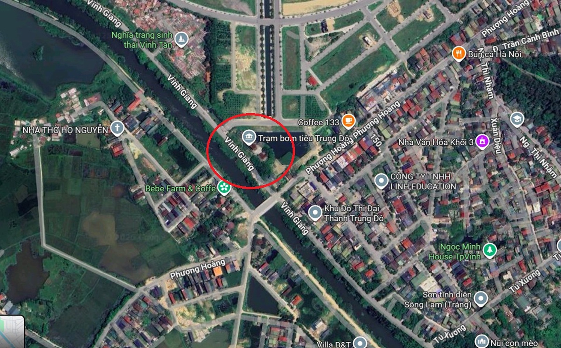 Đê sông Vinh liên tiếp bị sự cố, lực lượng chức năng căng sức vá đường - 12