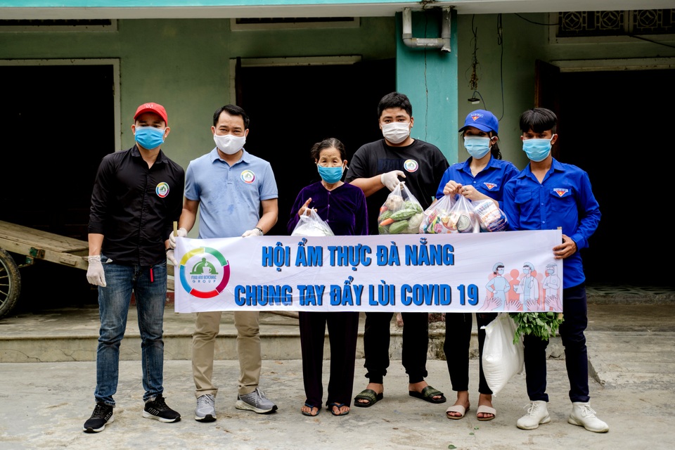 “Phiên chợ 0 đồng” hỗ trợ các hộ khó khăn do Covid-19 - 7