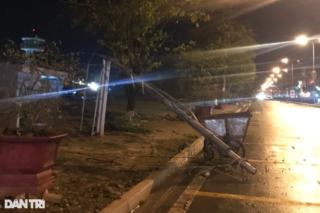 Mưa đá xuất hiện ở Điện Biên, quật gẫy cây, gây ngập úng - 8 Mưa đá xuất hiện ở Điện Biên, quật gẫy cây, gây ngập úng - 8