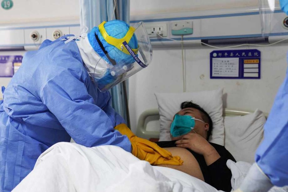 Tiếp xúc hàng trăm khách Trung Quốc mỗi ngày, nhân viên bán hàng nhiễm nCoV - 1 Tiếp xúc hàng trăm khách Trung Quốc mỗi ngày, nhân viên bán hàng nhiễm nCoV - 1