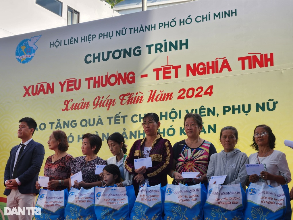 Cong-nhan_Xuan-Truong Cong-nhan_Xuan-Truong