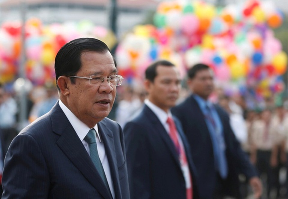 Campuchia nhận 600.000 liều vắc xin Trung Quốc, ông Hun Sen tiêm đầu tiên - 1 Campuchia nhận 600.000 liều vắc xin Trung Quốc, ông Hun Sen tiêm đầu tiên - 1