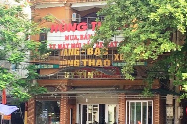 “Đại gia” phố núi vỡ nợ, chủ nợ bao vây nhà lấy tài sản