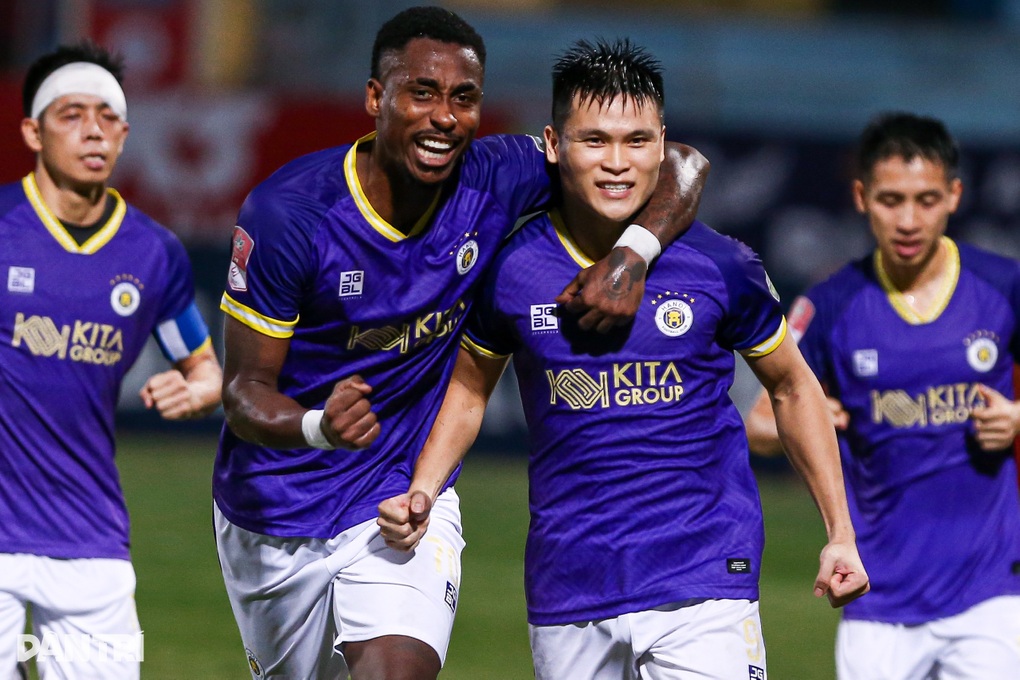 Tuấn Hải lập công, Hà Nội FC thắng trong ngày đặc biệt của Hùng Dũng - 4 Tuấn Hải lập công, Hà Nội FC thắng trong ngày đặc biệt của Hùng Dũng - 4