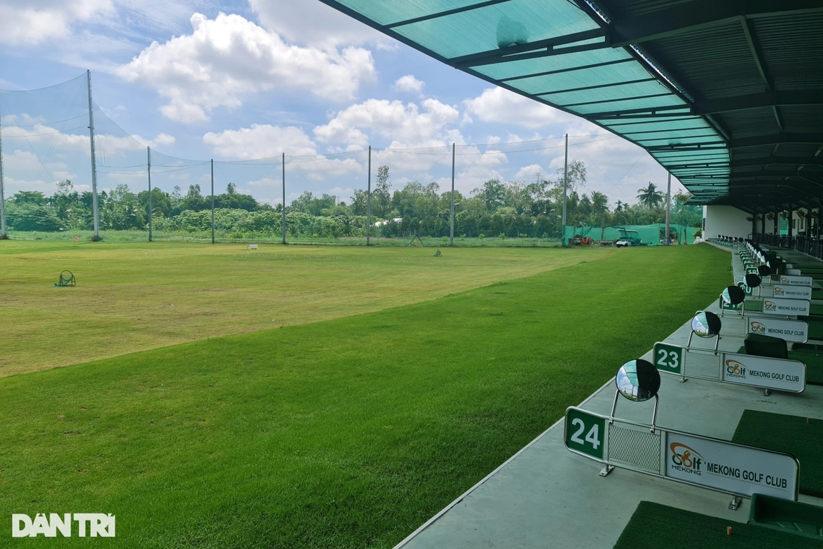 Tuýt còi sân tập golf chưa có phép vẫn hoạt động rầm rộ - 1 Tuýt còi sân tập golf chưa có phép vẫn hoạt động rầm rộ - 1