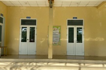 Vụ 40 học sinh nhập viện: Khóa quyền truy cập camera với nữ phó hiệu trưởng