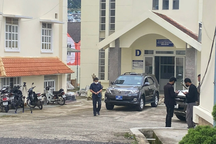 Bắt tạm giam 2 cán bộ CDC Lâm Đồng liên quan vụ Việt Á