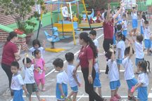 Giáo viên mầm non làm 3 nhiệm vụ một lượt, áp lực lớn, chế độ thấp