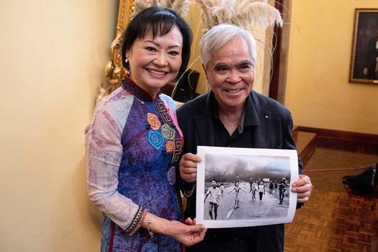 Nick Út nói về bức ảnh Em bé Napalm: "Luật sư của tôi sẽ kiện đoàn phim"