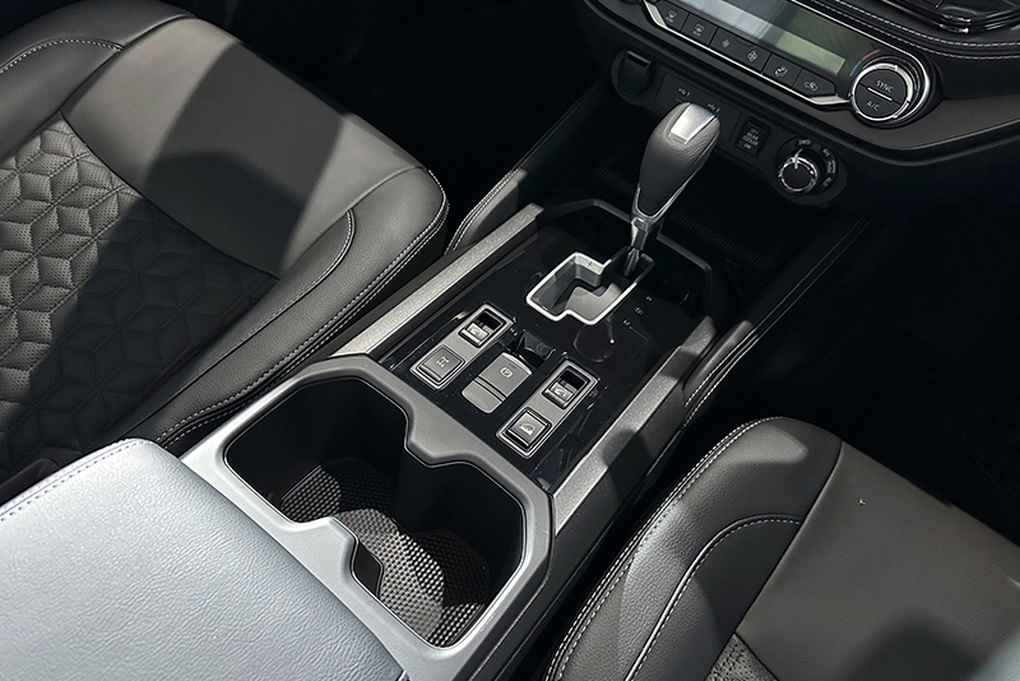 Nissan Terra Sport phủ sóng Đông Nam Á, có thể bán ở Việt Nam năm nay - 7 Nissan Terra Sport phủ sóng Đông Nam Á, có thể bán ở Việt Nam năm nay - 7