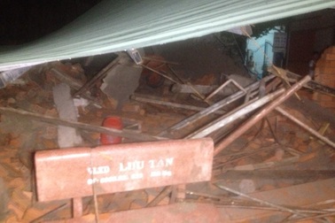 Sập nhà đang xây, 1 người tử vong, 10 người bị thương