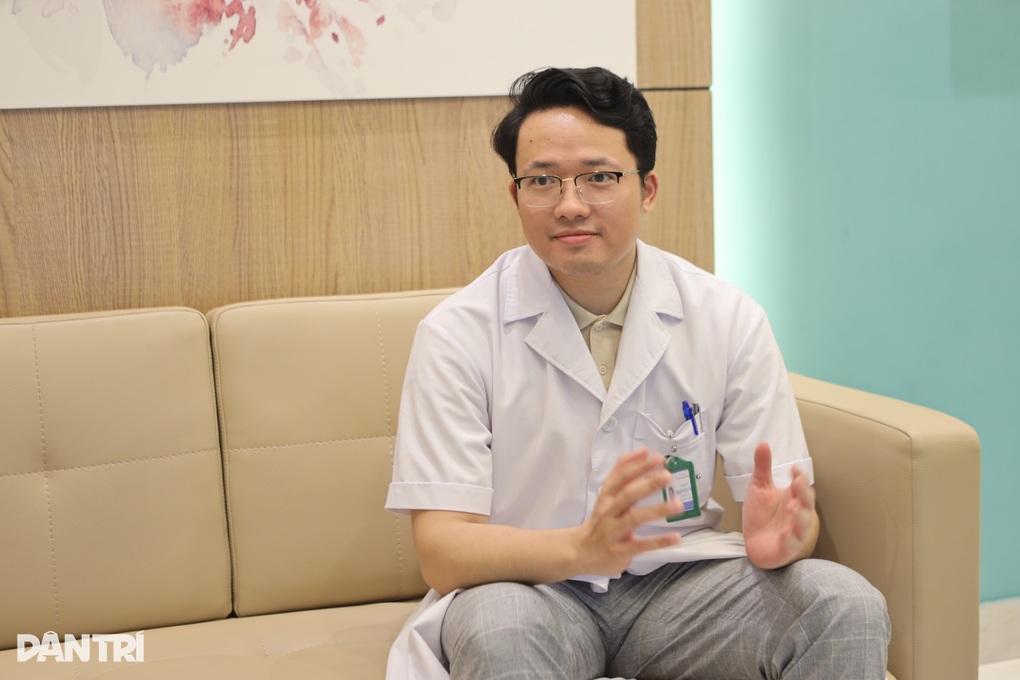 Tưởng là bệnh vặt của dân công sở, cô gái nhận tin dữ ung thư xương - 1 Tưởng là bệnh vặt của dân công sở, cô gái nhận tin dữ ung thư xương - 1