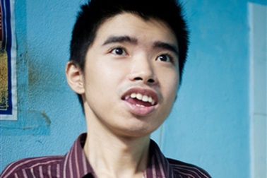 Tủ sách của chàng trai tật nguyền