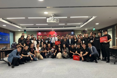 Techcombank và Amazon Web Services đồng hành tổ chức giải đua xe AWS DeepRacer