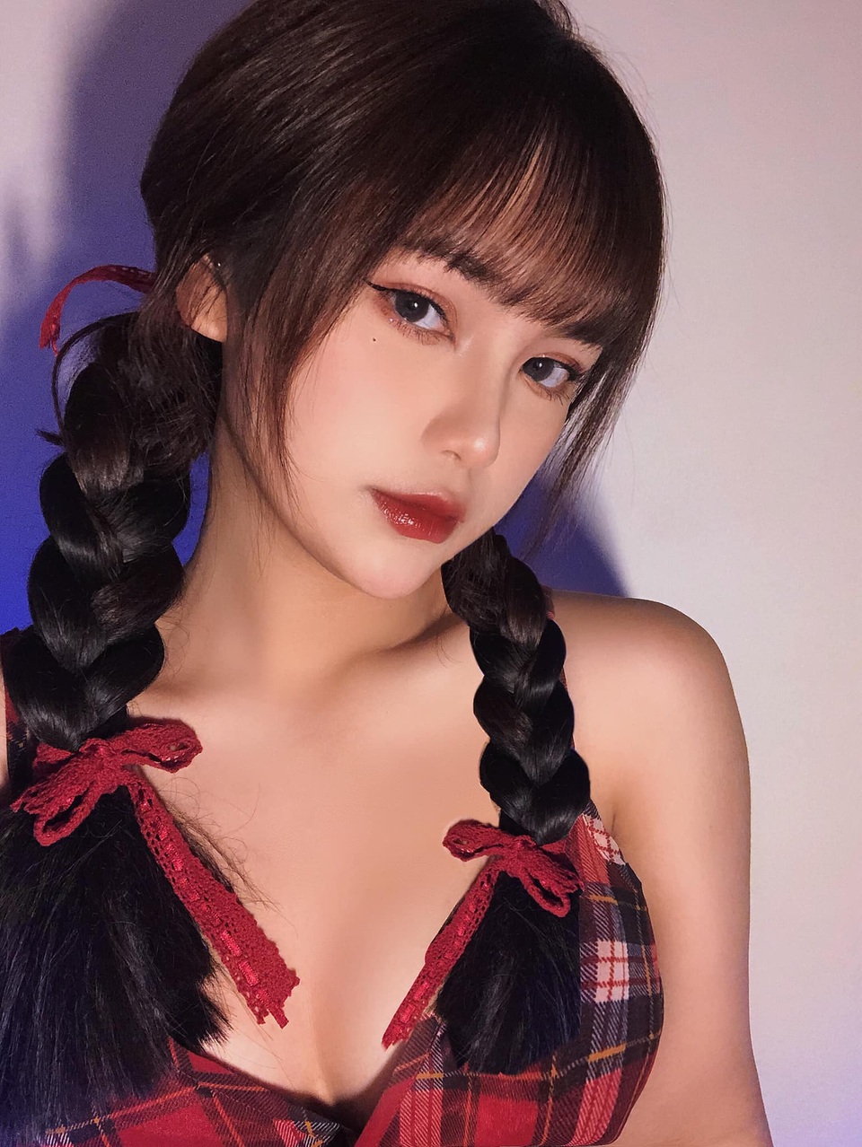 Nữ sinh Đà Lạt 19 tuổi nổi tiếng trên mạng nhờ sở hữu vòng 1 cuốn hút - 1 Nữ sinh Đà Lạt 19 tuổi nổi tiếng trên mạng nhờ sở hữu vòng 1 cuốn hút - 1