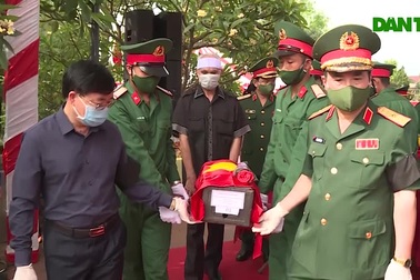An táng 95 hài cốt liệt sĩ quân tình nguyện và chuyên gia Việt Nam