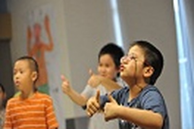 Chú sâu đói bụng giúp các bé 7 tuổi học tiếng Anh như thế nào?