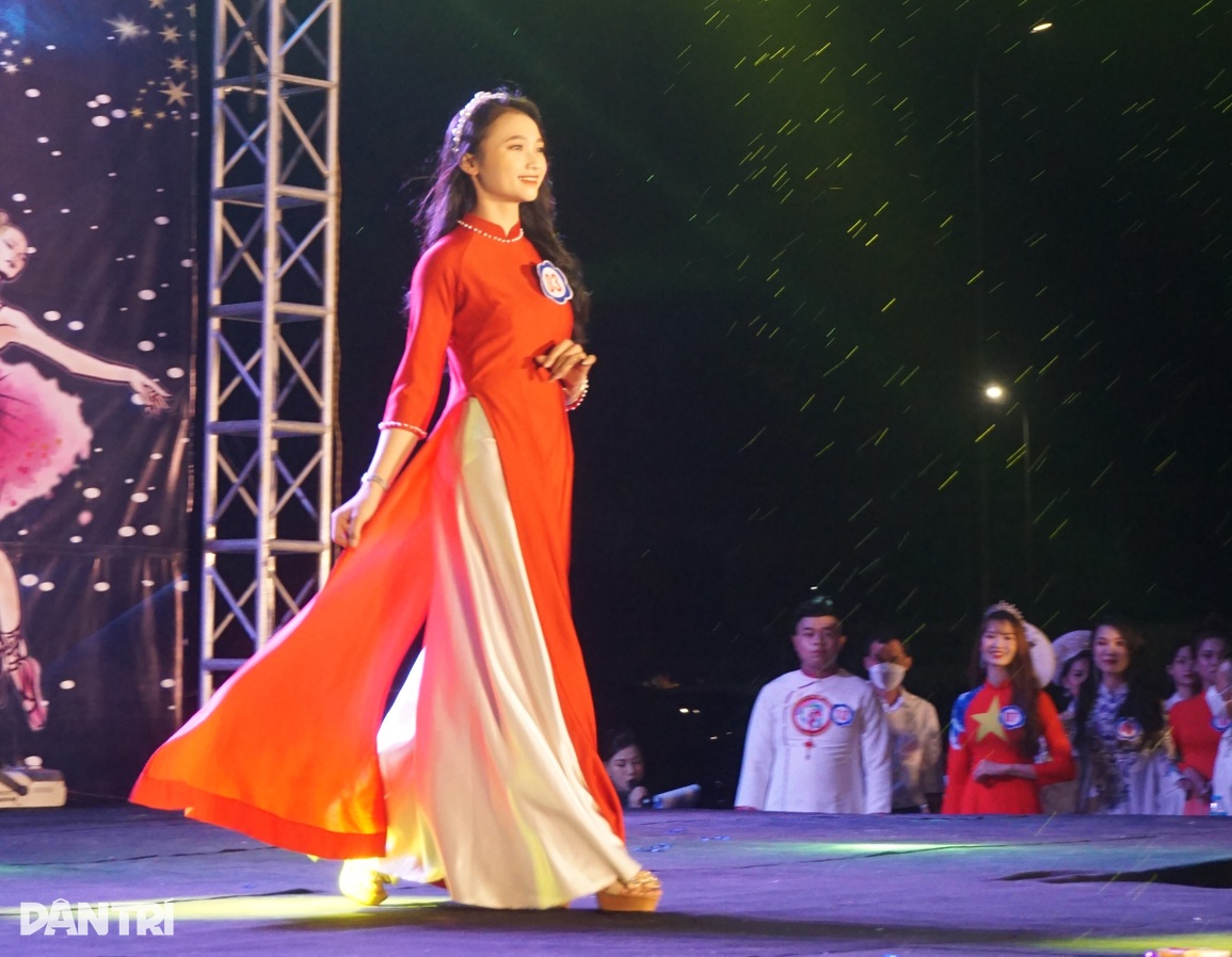 Người lao động trẻ đọ sắc, đua tài trong hội thi thanh lịch  - 4