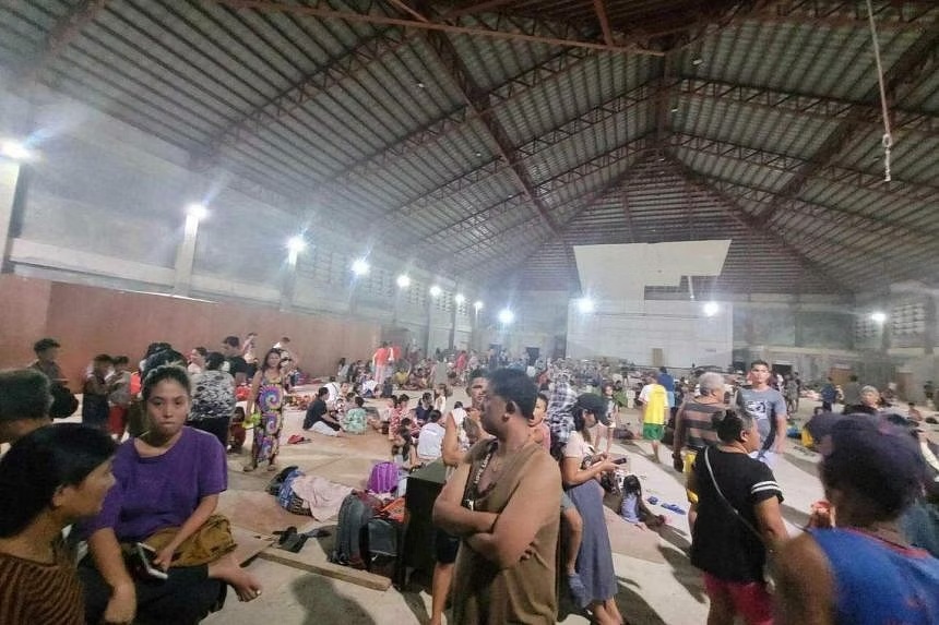 Kraftig jordbävning utlöser tsunamivarning i Filippinerna - 1 Động đất mạnh kéo theo cảnh báo sóng thần ở Philippines - 1