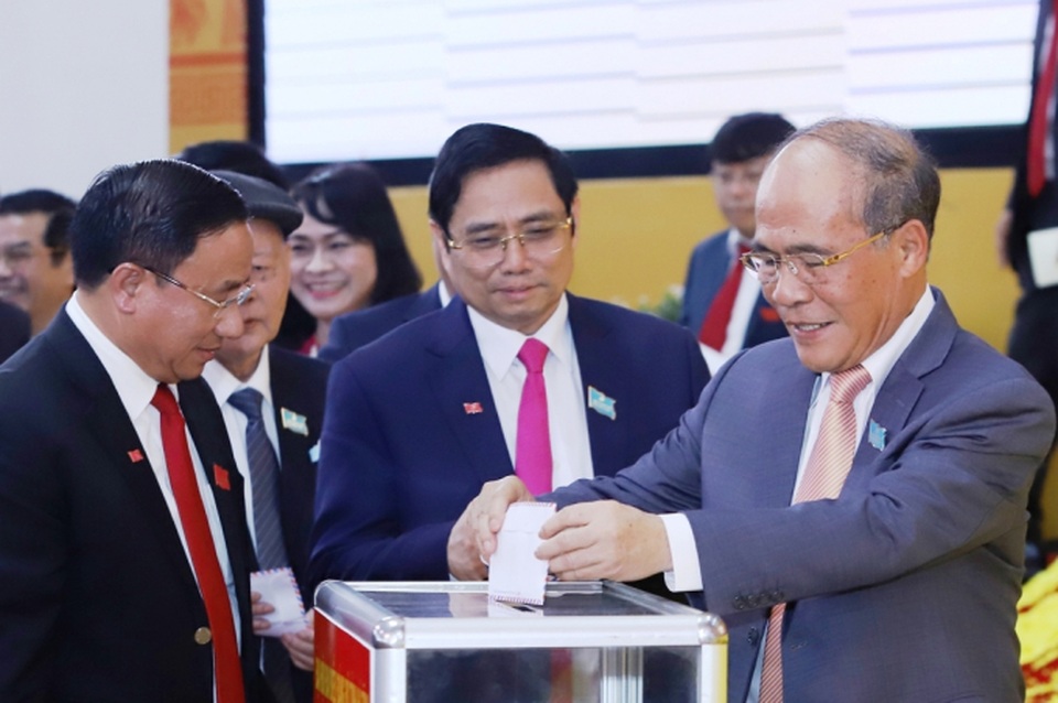 Đại hội Đảng bộ Hà Tĩnh hướng về đồng bào miền Trung - 1 Đại hội Đảng bộ Hà Tĩnh hướng về đồng bào miền Trung - 1