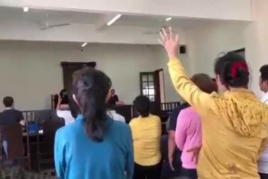 Bị đơn tấn công kiểm sát viên ngay sau khi HĐXX vừa tuyên án.