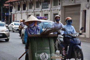 Mưu sinh giữa nắng hè đổ lửa