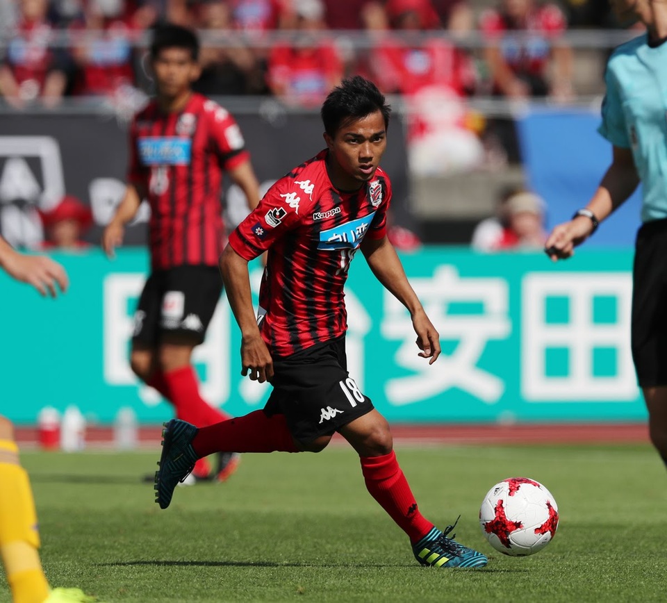 Consadole Sapporo sẵn sàng bán Chanathip để cân bằng tài chính - 1 Consadole Sapporo sẵn sàng bán Chanathip để cân bằng tài chính - 1