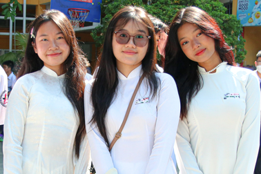 Trường điểm chuẩn cực cao, qua 5 đợt thi tìm không nổi 1 bài văn trên 8