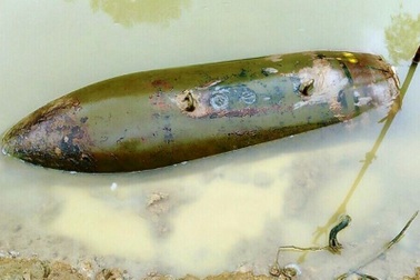 Đi đánh cá, phát hiện bom “khủng” có khả năng phát nổ