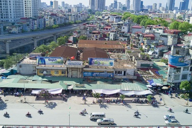 Hà Nội: Chợ Ngã Tư Sở từ "huy hoàng" đến "sống dở chết dở"