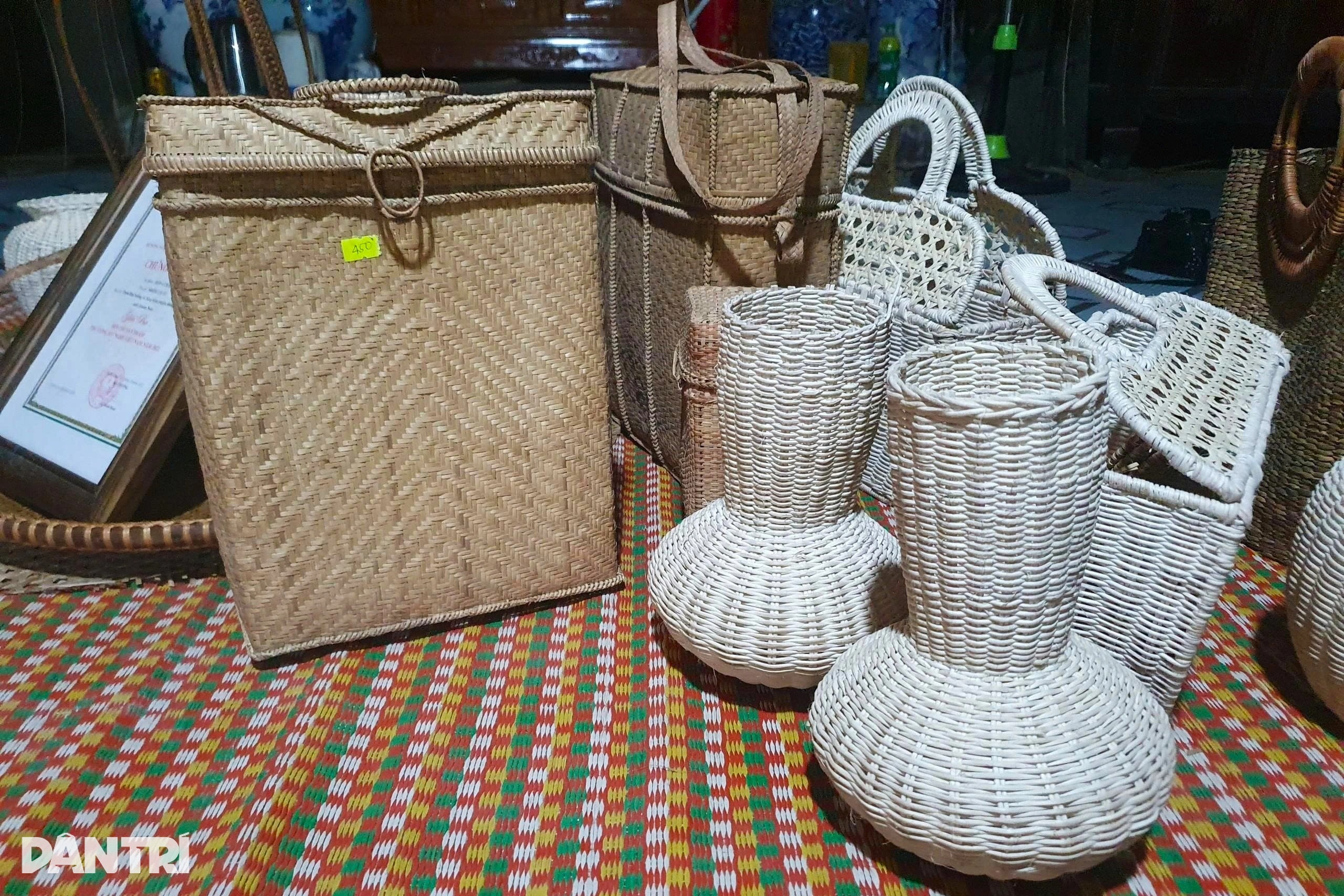 Già làng Cơ Tu nỗ lực giữ gìn nghề đan lát - 2