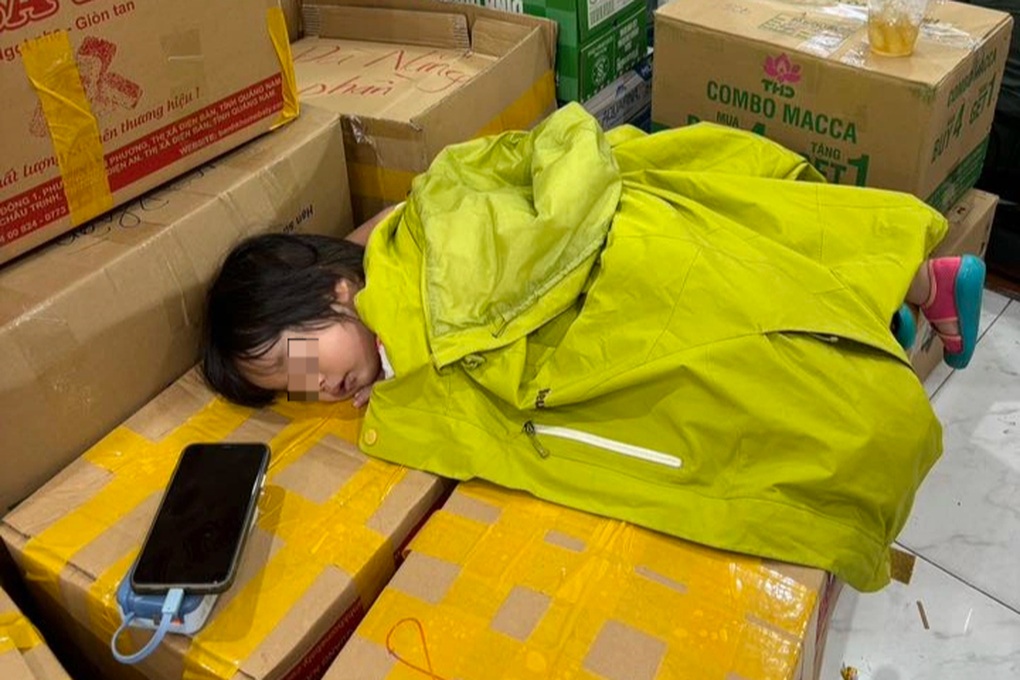 “Cho cô góp 100.000 đồng gửi bà con Đắk Lắk với!” - 3