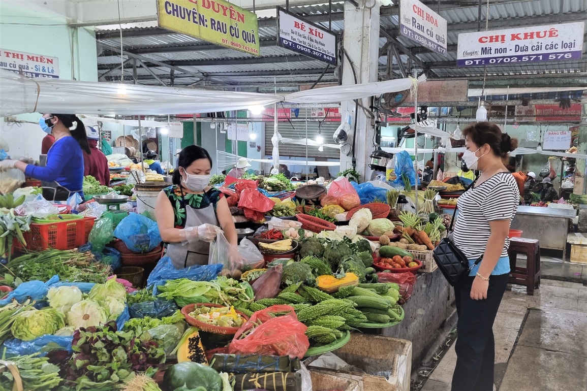 Chen chân sắm Tết trong phiên chợ ngày cuối năm - 4 Chen chân sắm Tết trong phiên chợ ngày cuối năm - 4