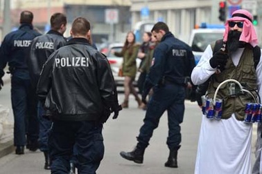 Đức hủy lễ hội hóa trang vì cảnh báo khủng bố