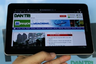 Đập hộp Galaxy Tab 7.7 chính hãng giá 15,5 triệu đồng