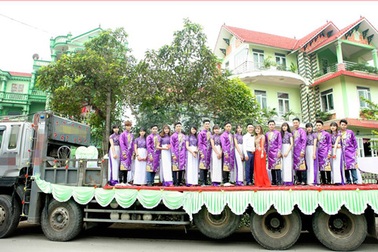 Tiết lộ về đám hỏi cưỡi xe phọc ở Vĩnh Phúc đang "gây bão"