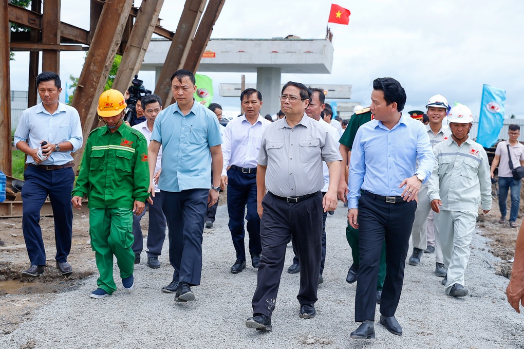 Thủ tướng: Quyết tâm hoàn thành khoảng 1.200km cao tốc cho ĐBSCL - 2 Thủ tướng: Quyết tâm hoàn thành khoảng 1.200km cao tốc cho ĐBSCL - 2